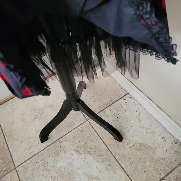 Heart & Roses Pinup Dress - Picture 7 of 10